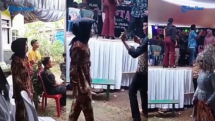 Suami Joget Bareng Biduan, Istri Paksa Turun sampai Dilempar Sendal Malah Dicuekin