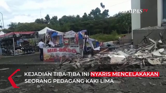 Menara Masjid Agung Baiturrahman di Tasikmalaya Ambruk