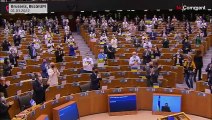 بدون تعليق: تصفيق حار ووقوف جماعي بعد كلمة زيلينسكي في البرلمان الأوروبي