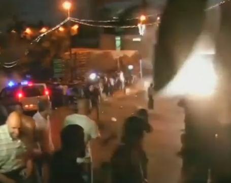 Muslim worshippers clash with Israeli forces outside Jerusalem shrine