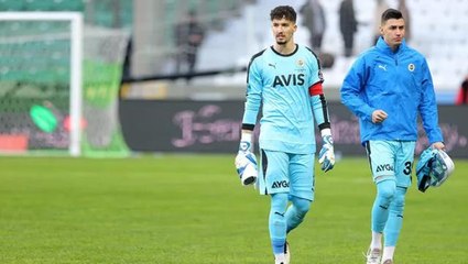 Fenerbahçe'nin kalecisi Altay Bayındır'dan duygulandıran Ukrayna paylaşımı