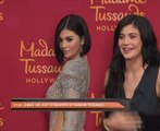 Kylie Jenner melihat kembarnya di Madame Tussauds