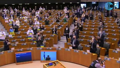 Download Video: Zelenski, ovacionado en el Parlamento Europeo