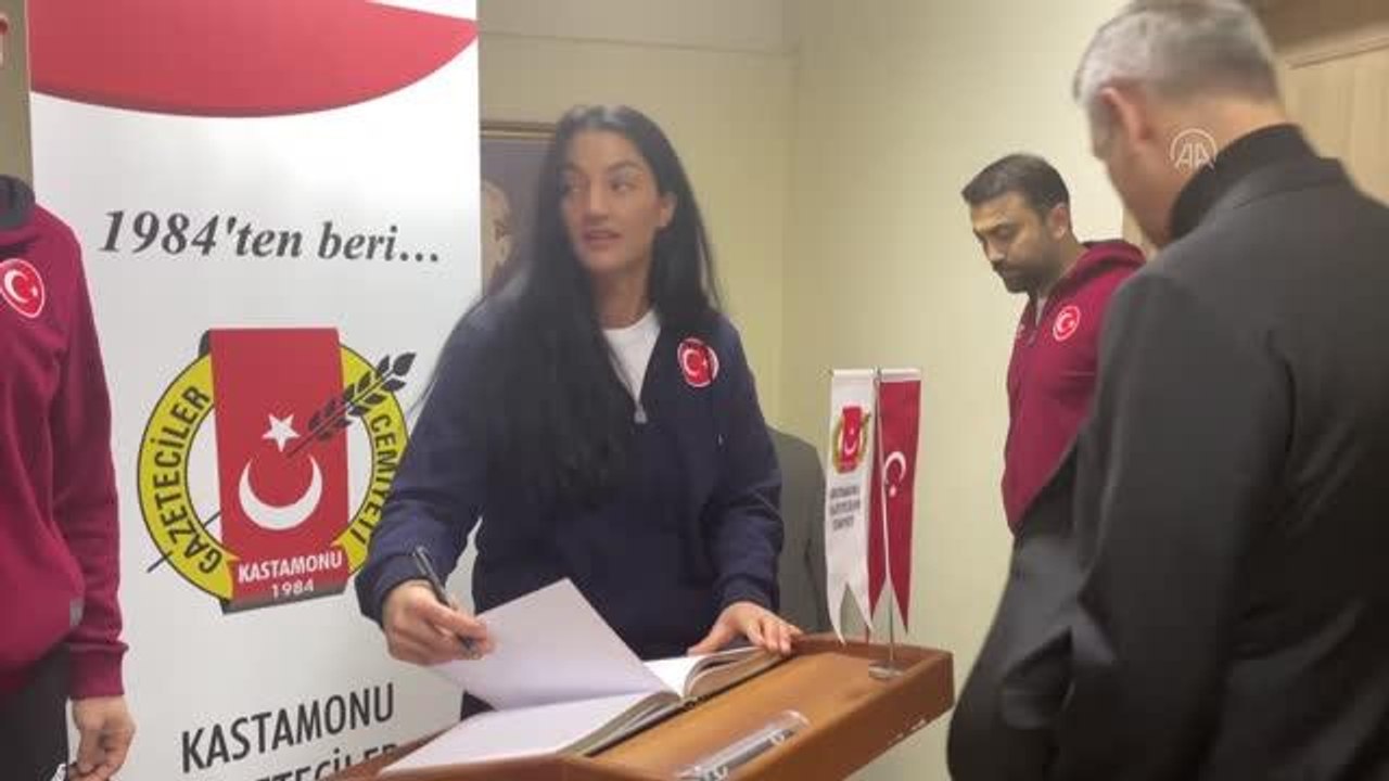 KASTAMONU - İsveç doğumlu hentbolcu Fatma Küçükyıldız, Türk Milli Takımı'nı tercih etti