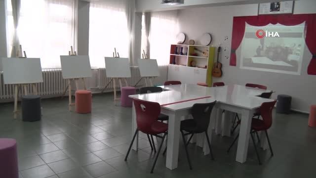 Balıkesir Büyükşehir Belediye Başkanı Yücel Yılmaz'dan Gökköy İlkokulu'na atölye