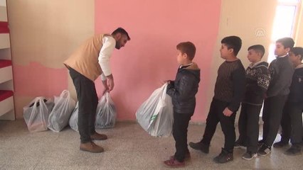 Silopi'de giyim ve kömür yardımı yapıldı