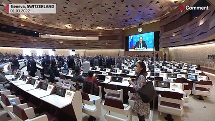 Rusya Dışişleri Bakanı Sergey Lavrov protesto edildi; boş salona konuştu