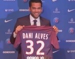 Fans flock to welcome Dani Alves at Paris Saint-Germain