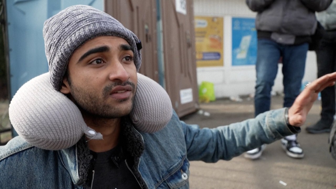 Diskriminiert bei der Flucht: 'Wir werden wie Hunde behandelt'