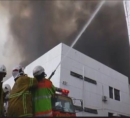 Kilang membuat barangan plastik musnah dalam kebakaran