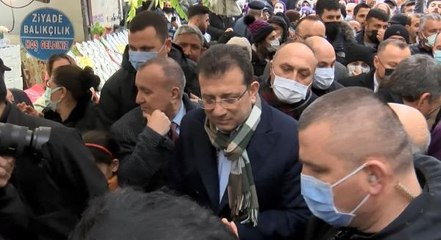 İMAMOĞLU'NDAN ZEYTİNBURNU'NDA PAZAR ZİYARETİ