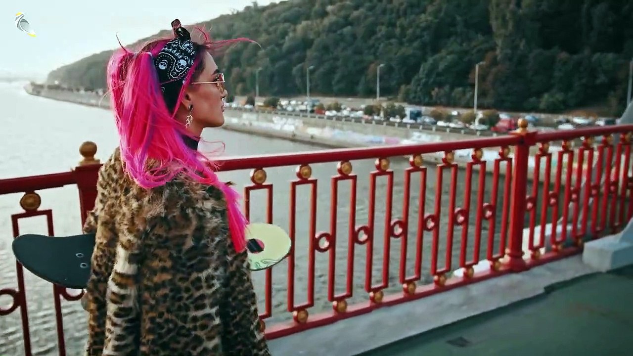 Skateboarding • Chillout Music incl. Stunts in 4K • Official Soundtrack by Hume