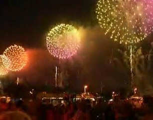 Pertunjukan bunga api Macy menghiasi langit New York