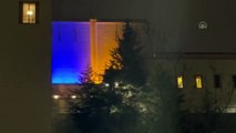 ABD'nin İstanbul Başkonsolosluğu binası Ukrayna bayrağı renkleriyle ışıklandırıldı