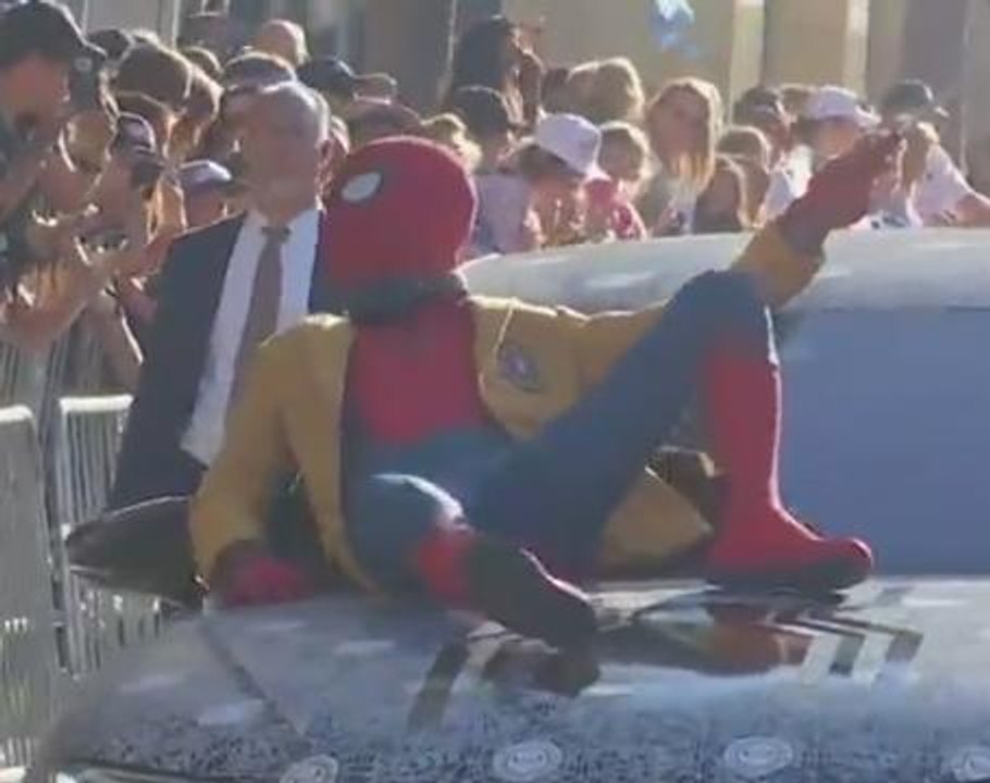 Tom Holland arrives in style for 'Spider-Man' p...