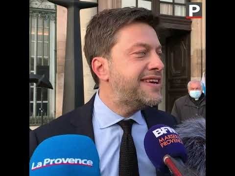 Guerre en Ukraine : L'ancre-coeur d'Odessa installée devant l'Hotel de Ville de Marseille