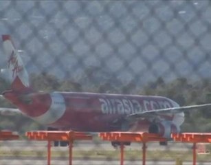 Pesawat AirAsia bergegar patah balik ke Perth