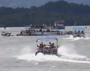 Social media users capture dramatic sinking of packed Colombian boat