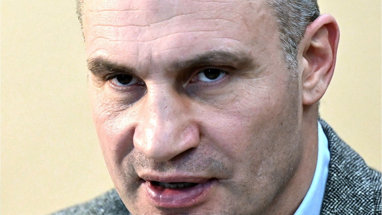 FEMME ACTUELLE - Du ring de boxe à la résistance contre la Russie : le destin hors norme de Vitali Klitschko