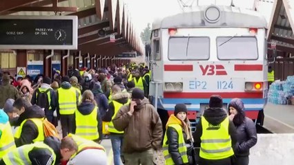 أوكرانيا.. حرب مستعرة وتحذيرات من تفاقم أزمة اللاجئين