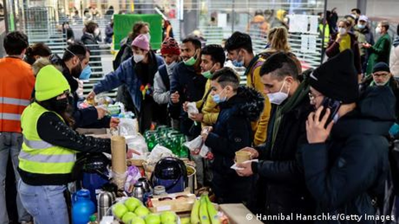 Ukrainische Kriegsflüchtlinge erreichen Deutschland