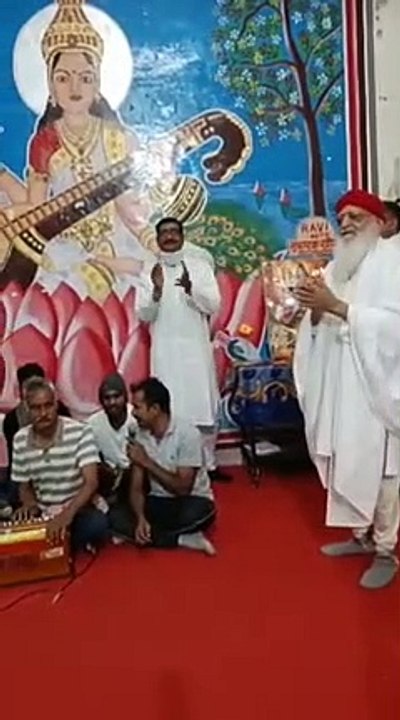 आसाराम ने बंदियों संग जेल में महाशिवरात्रि पर भजन संध्या में किए नृत्य