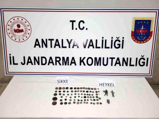 Manavgat'ta 82 parça tarihi eser ele geçirildi: 2 gözaltı