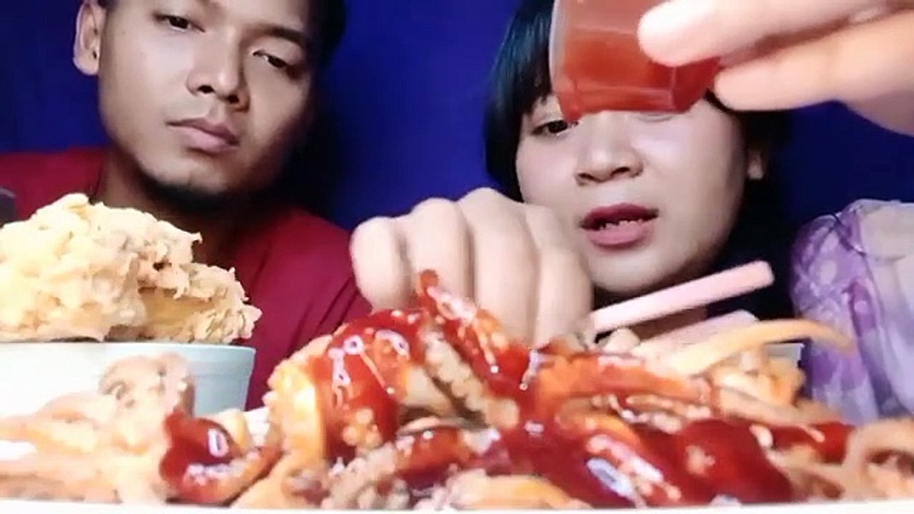 eat baby octopus with sauce richeese Level 5