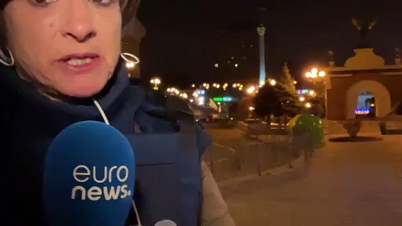 Euronews-Reporterin in Kiew: 'Wer nicht im Bunker ist, kämpft an der Seite der Armee'