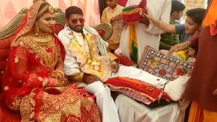 Udaipur : दुर्घटना में घायल दूल्हा एम्बुलेंस में सवार होकर पहुंचा, स्ट्रेचर पर लाया गया स्टेज पर