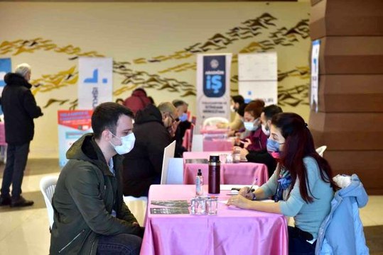 Tuzla Belediyesi'nden yüz engelli vatandaş için iş görüşmesi