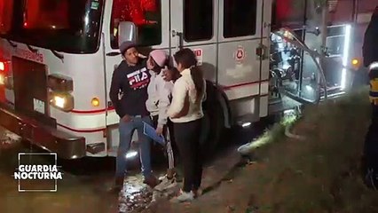 Pareja de esposos pierde todo tras un voraz incendio, en Zapopan