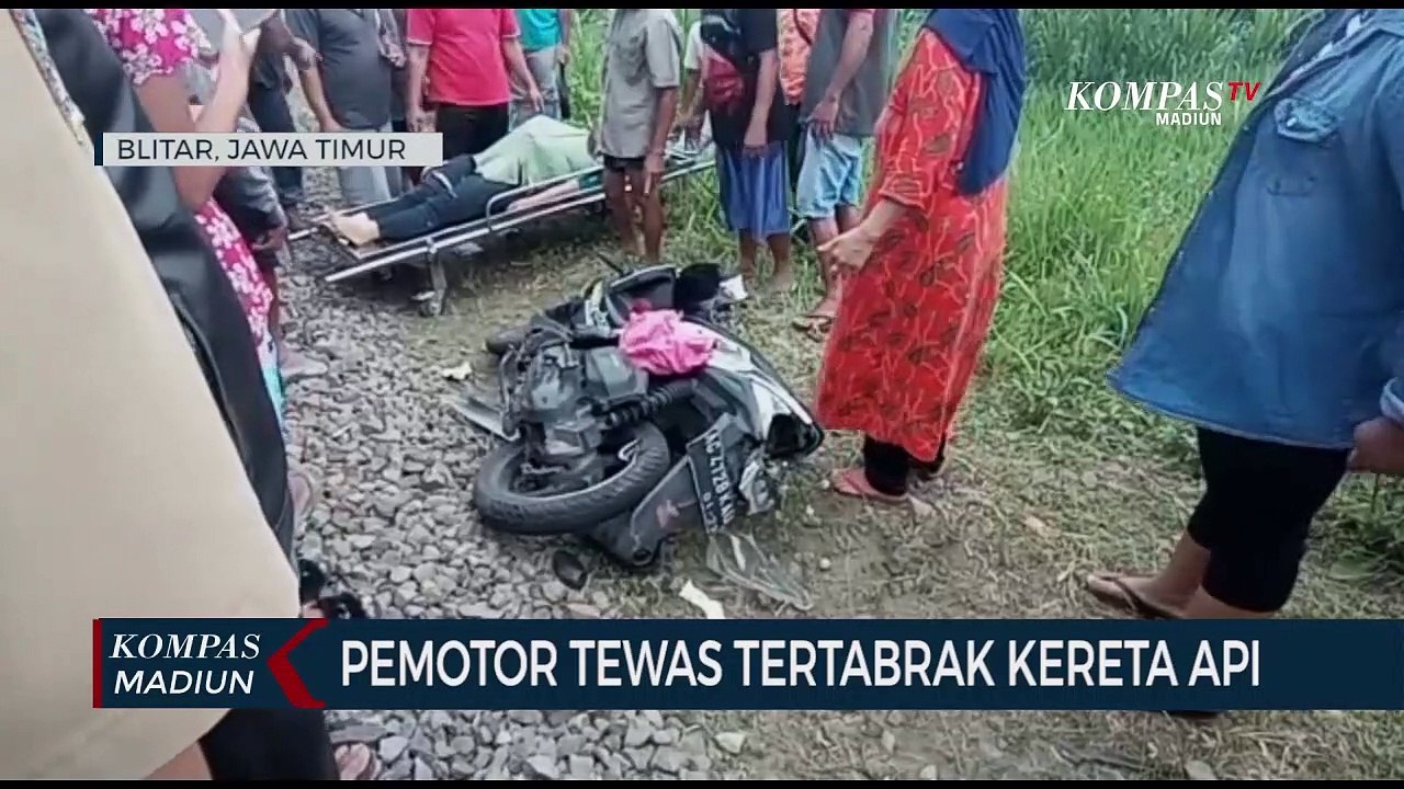 Pemotor Tewas Tertabrak Kereta Api