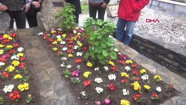 SAYNUR GELENDOST, ÖLÜMÜNÜN 19'UNCU YILINDA MEZARI BAŞINDA ANILDI