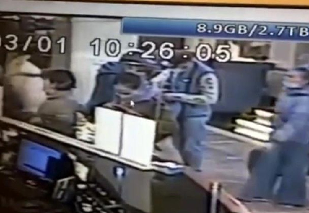 Son dakika haberleri! Laleli'deki otelde çantası çalınan kadın, Kazakistan'a dönemedi... Hırsızlık anları kamerada