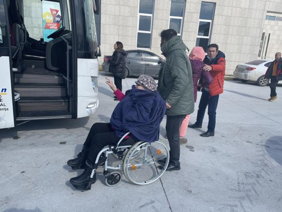 Savaş en çok hasta, yaşlı ve çocukları vuruyor