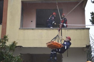 ADIYAMAN'DA DEPREM TATBİKATI; ENKAZ ALTINDA KALANLAR KURTARILDI