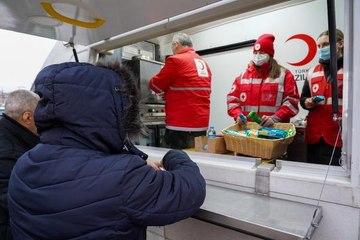 KIZILAY'DAN UKRAYNA'YA İNSANİ YARDIM MALZEMESİ DESTEĞİ