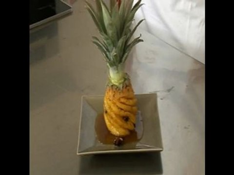 L'atelier des Chefs : ananas piqué à la badiane