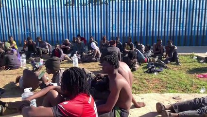 Más de 2.500 migrantes intentan entrar en Melilla, 500 lo logran