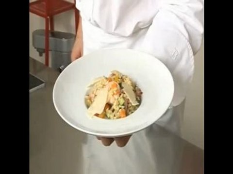 L'atelier des Chefs : minestrone de blé aux légumes croquants et gambas