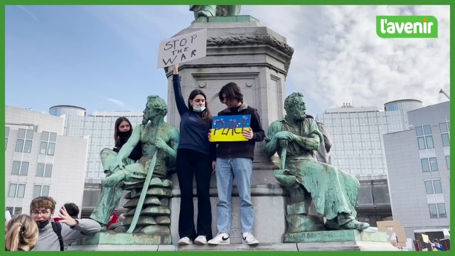Plus de 800 manifestants ont appelé à la paix devant le parlement européen