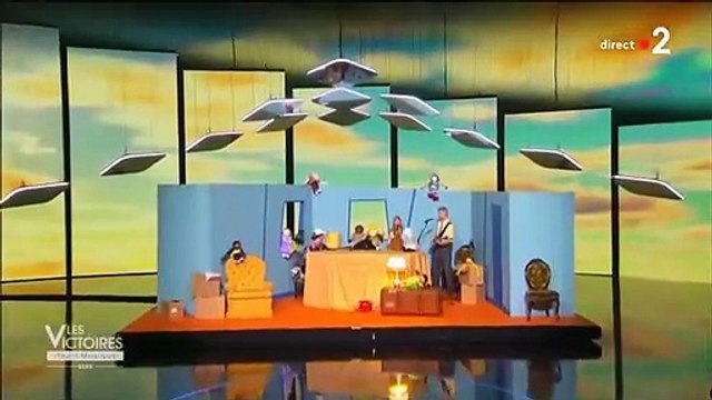 Myd chante The Sun aux Victoires de la Musique