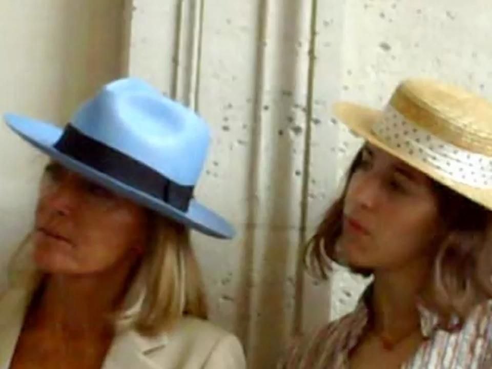 Fonelle TV : Travailler du chapeau chez Bouchra Jarrar