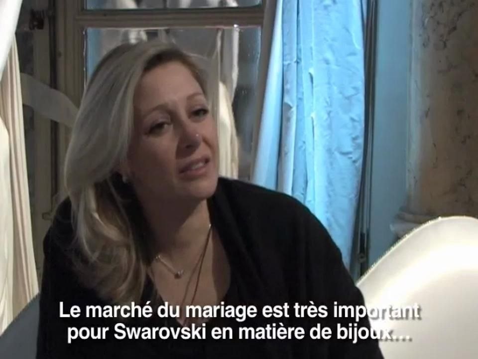 100 créateurs parent leur robe de mariée de cristaux Swarovski