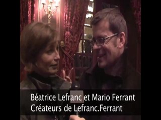 Interview : des étudiants en mode relookent des sapins de Noël