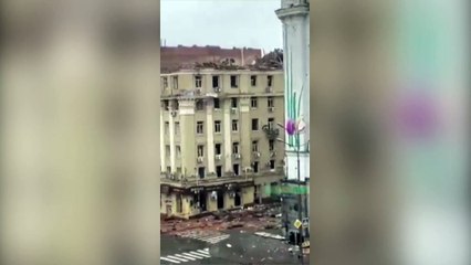 Ucrania denuncia un ataque contra el Ayuntamiento de Járkov durante la ofensiva rusa