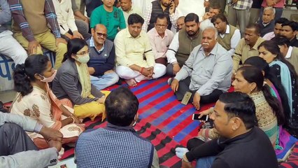 अधिकारियों को सुनाई खरी-खरी, अब अनशन करेंगे