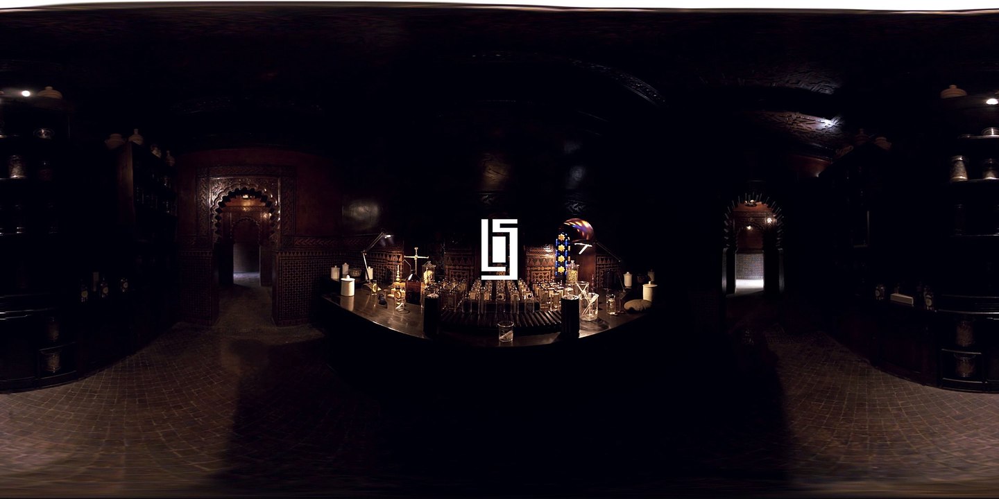 Suivez Serge Lutens dans son riad de Marrakech