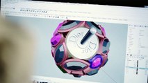 Dior dévoile la conception de ses boucles d'oreilles Tribales